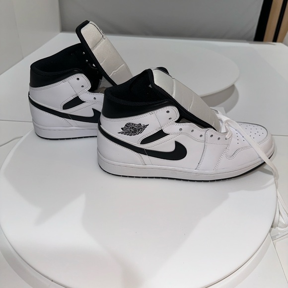 NWOT Air Jordan 1 size 11 - Picture 9 of 9